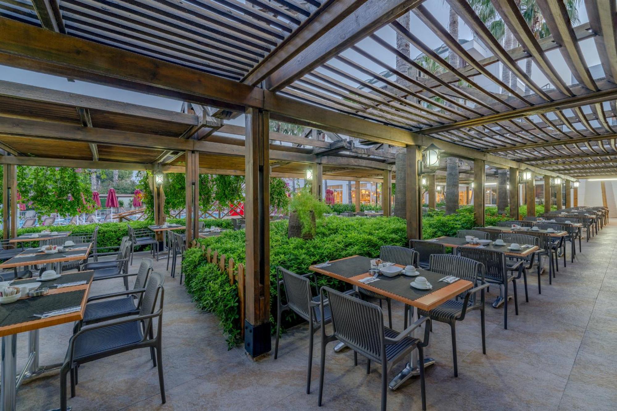 Trendy Palm Hotel 5*