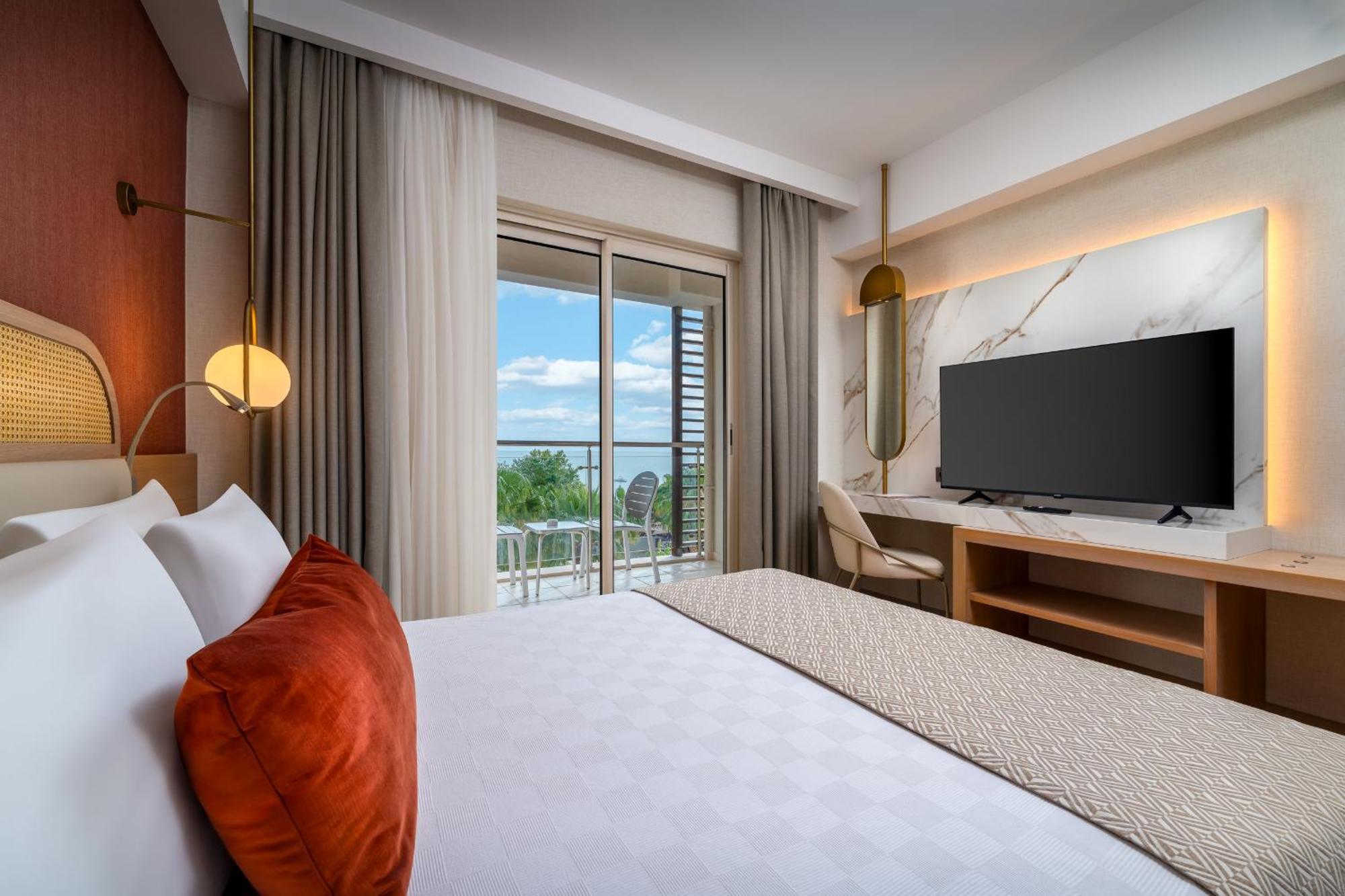 Trendy Palm Hotel 5*